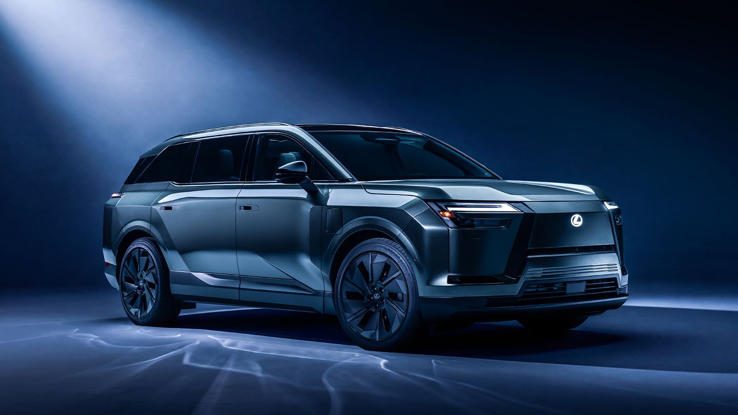 https://tmna.assetscs.toyota.com/is/image/lexusaemcs/lexus/images/microsites/tz/gallery/exterior/lexus-tz-ext-gallery-13-desktop-1440x810-tz.jpg?wid=1440&hei=810