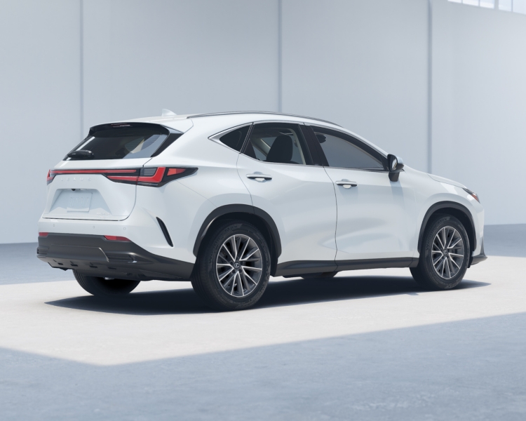 https://tmna.assetscs.toyota.com/is/image/lexusaemcs/lexus/images/models/nx/2026/visualizer/350h/exterior/18-in-15-spoke-alloy-wheels-with-gray-metallic-and-machined-finish/ultra-white/large-12.jpg?extend=-378%2C-507%2C-378%2C-507&hei=600&qlt=100&wid=750