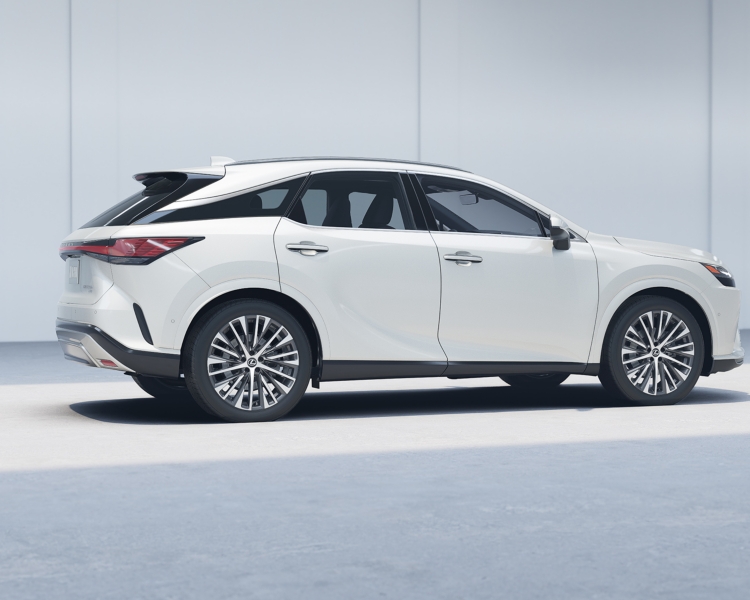 https://tmna.assetscs.toyota.com/is/image/lexusaemcs/lexus/images/models/rx/2026/visualizer/350h-premium-plus/exterior/21-in-20-spoke-alloy-wheels-with-dark-gray-metallic-and-machined-finish/eminent-white-pearl/large-13.jpg?extend=-378%2C-507%2C-378%2C-507&hei=600&qlt=100&wid=750