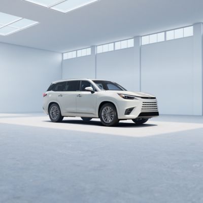 https://tmna.assetscs.toyota.com/is/image/lexusaemcs/lexus/images/models/tx/2026/visualizer/350/exterior/20-in-multispoke-alloy-wheels-with-dark-gray-finish/wind-chill-pearl/large-14.jpg?extend=-378%2C-507%2C-378%2C-507&hei=600&qlt=100&wid=750